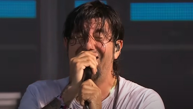DEFTONES Cancel GLASTONBURY Festival Performance Due To 'An Illness In The Band'